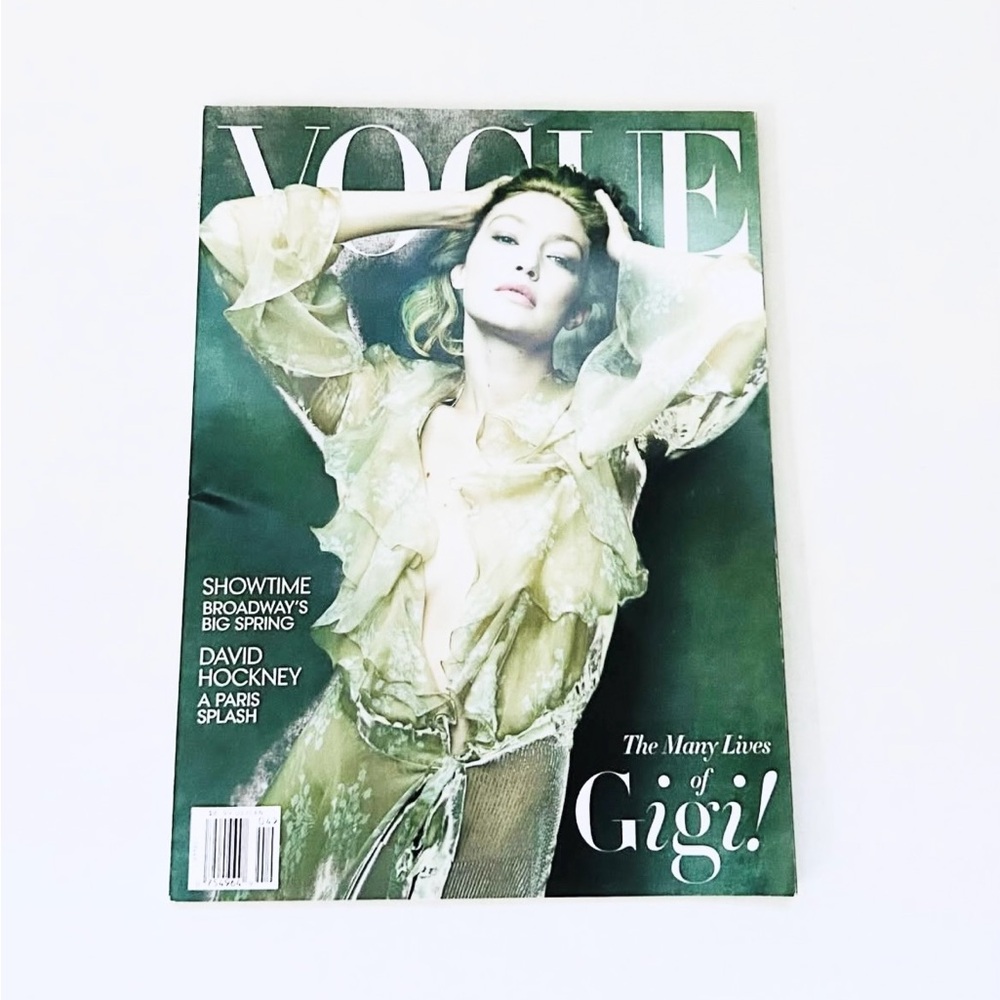 ⭐️5 For 25⭐️ Vogue Magazine - April 2025 - Gigi Hadid